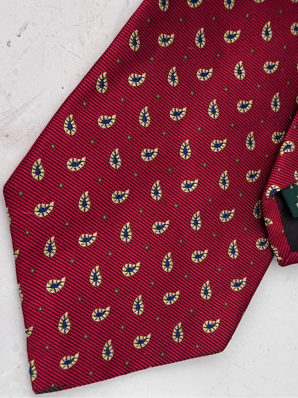 VINTAGE RALPH LAUREN HAND FINISHED RED PAISLEY SILK TIE MADE IN USA